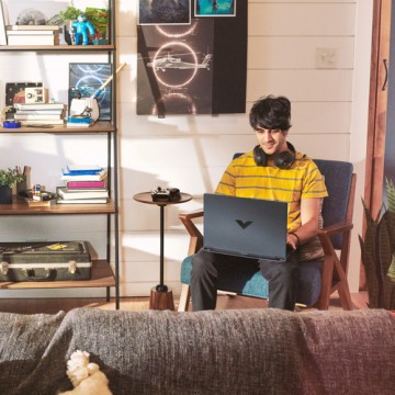 HP Victus Gaming 15-fa2005nl Intel Core 7 240H Computer portatile 39,6 cm (15.6") Full HD 16 GB DDR5-SDRAM 1 TB SSD NVIDIA GeFor